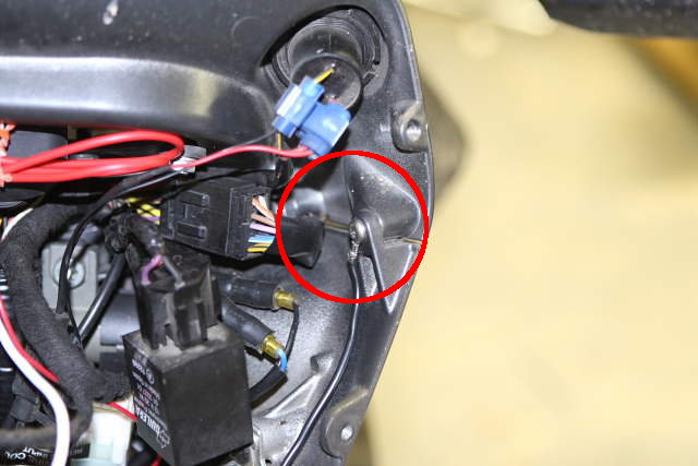 Buell Motorcycle Forum: Aux lights and free shorty turn signal mod