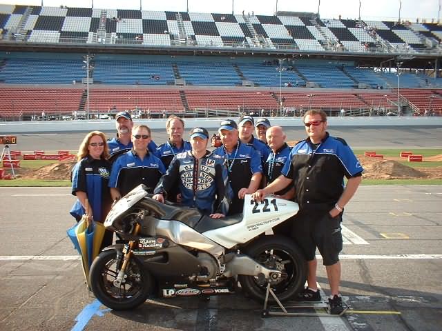 Walt and crew at Daytona 200, 2007
