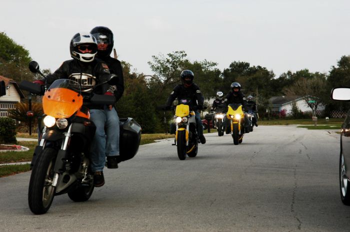 Dave Stueve leading Buell owners to Nick's house