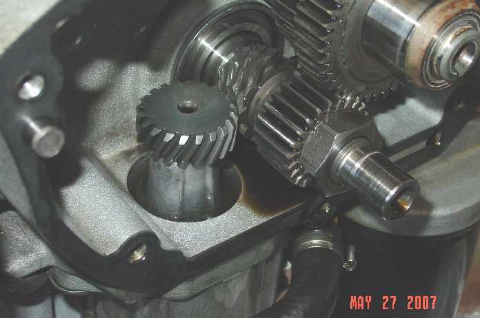 Shredded oil pump drive gear