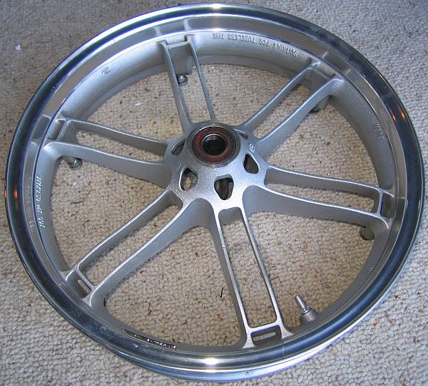 XB9 Silver Wheels