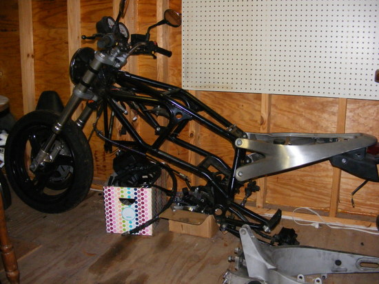 front end/ frame/ tail section