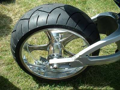 8.5" rim + 240/40/18 Tyre