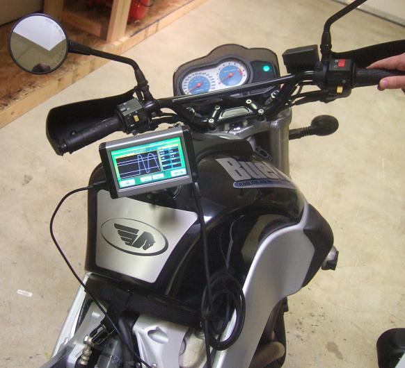 XB9SX reading battery voltage, throttle position, and engine temperature