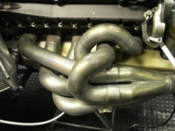 Cosworth V-10 FI engine