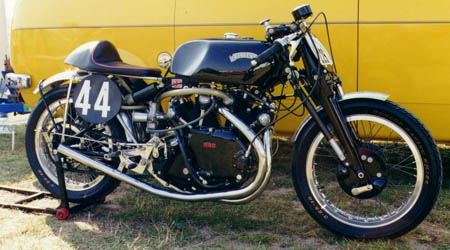 1000 Egli Vincent, with the Pro Series race kit