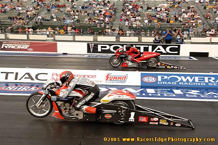 Final round Hines' V-Rod vs. Schnits' Buell