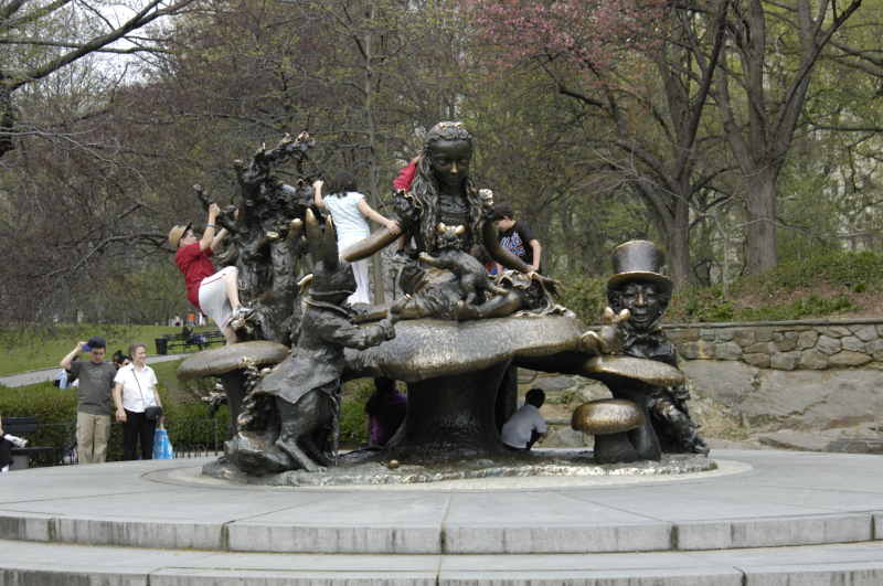  Kids on Fountain