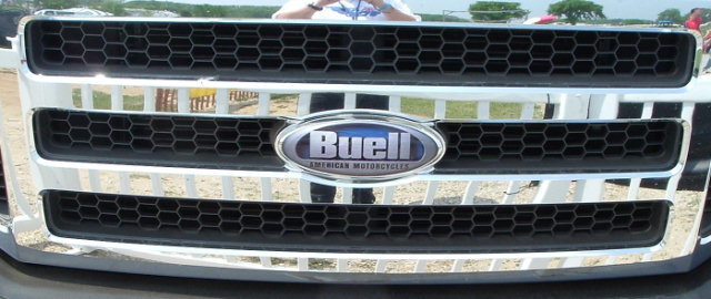It says Buell right on it...
