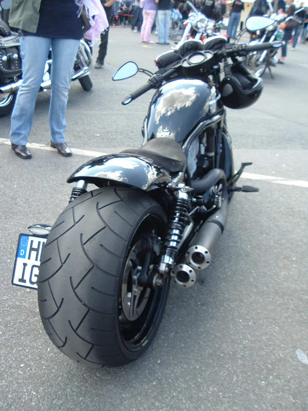 Black V-Rod wide tire